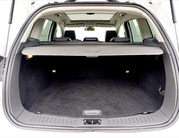 Ford Kuga SUV / Terénní 2,0 l 120 kw