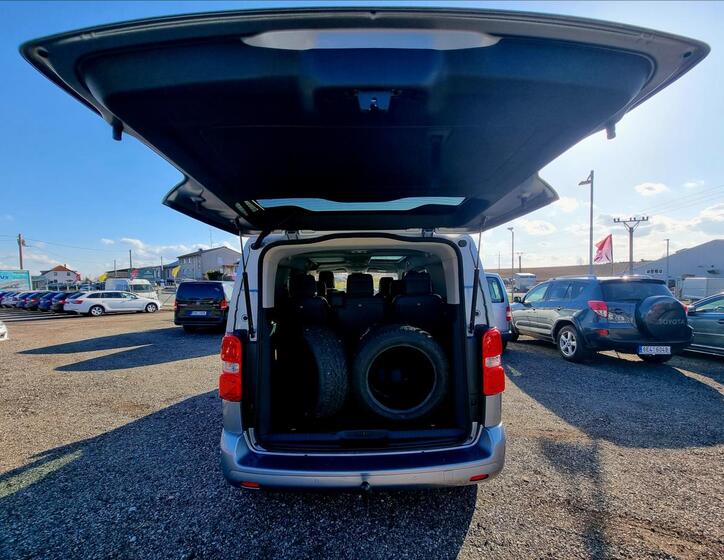 Peugeot Traveller 20