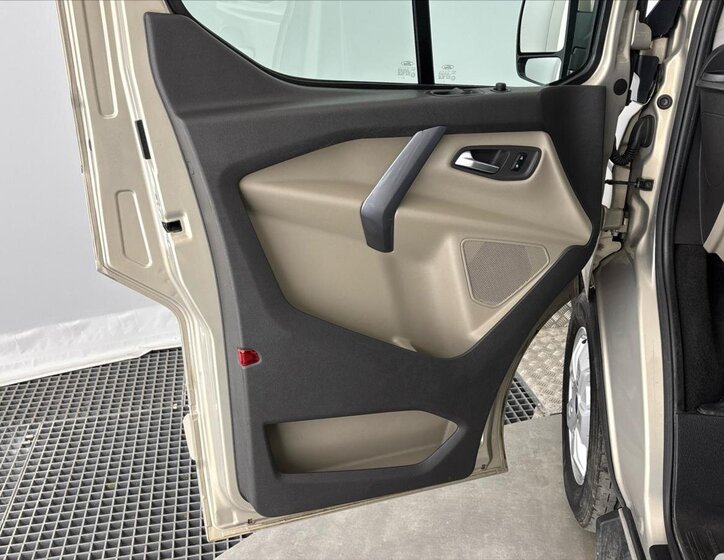 Ford Tourneo Custom Kombi 2,0 l 125 kw