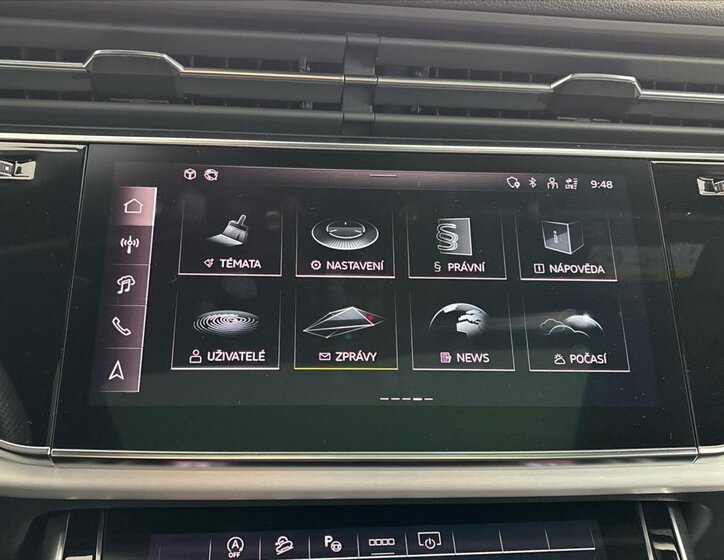 Audi Q8 SUV / Terénní 3,0 l 210 kw