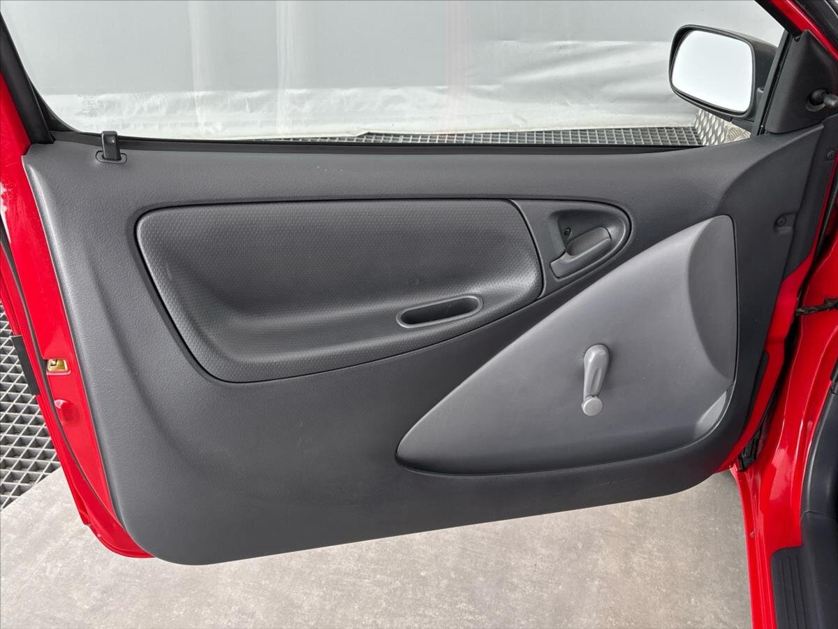 Toyota Yaris Hatchback 998,0 50 kw