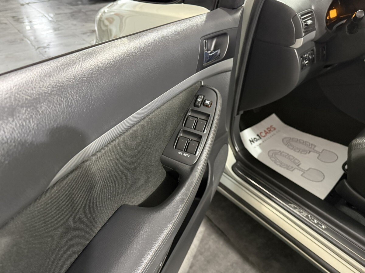 Toyota Avensis Liftback 1,8 l 95 kw