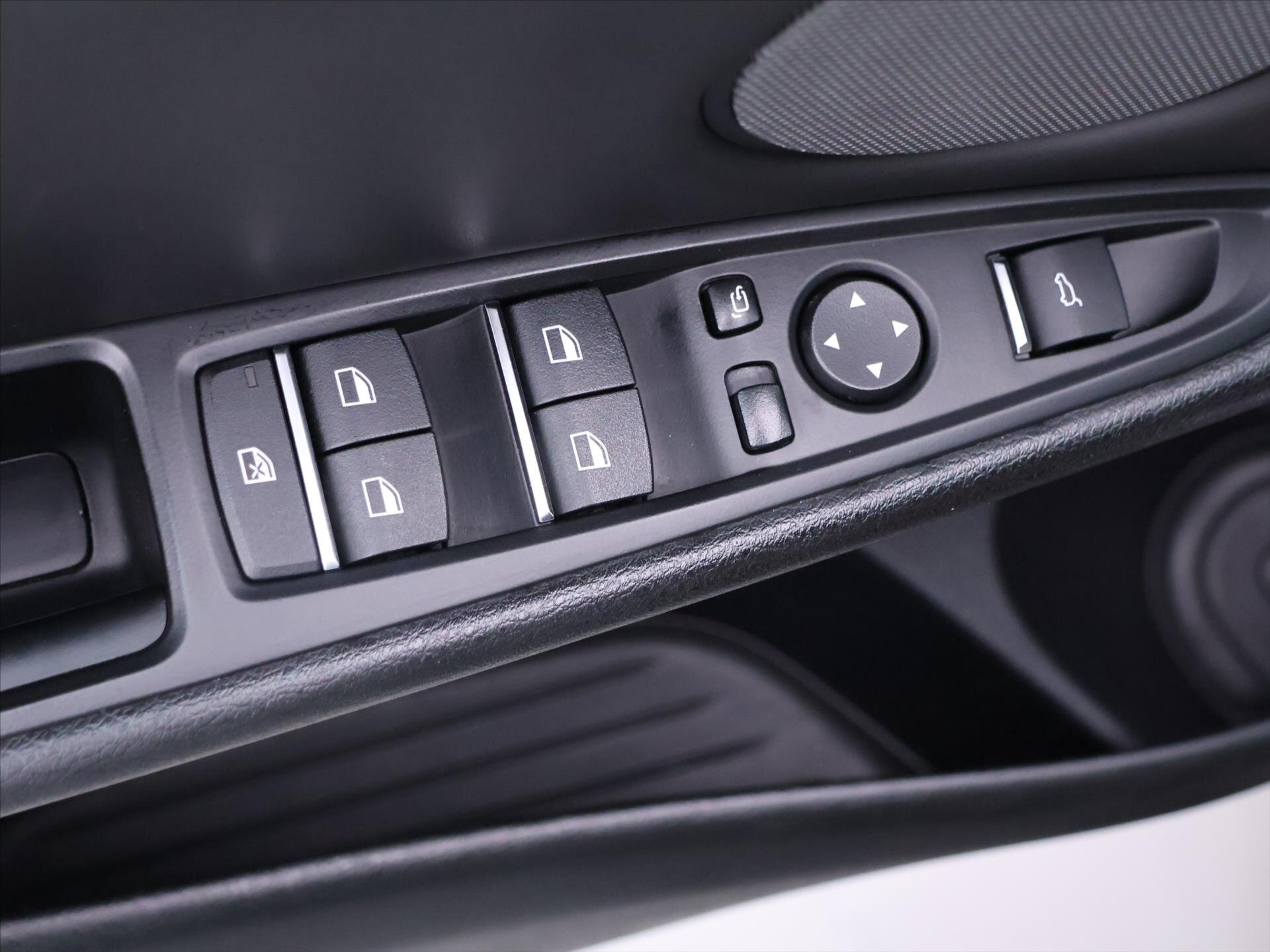 BMW X5 SUV / Terénní 4,4 l 423 kw