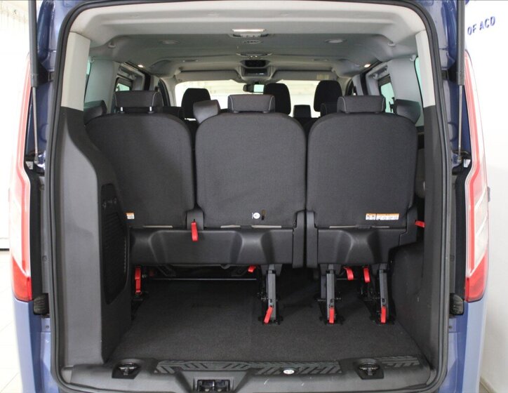 Ford Tourneo Custom 22