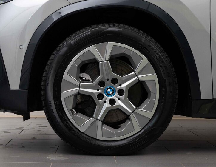 BMW iX1 SUV / Terénní 0,0 225 kw