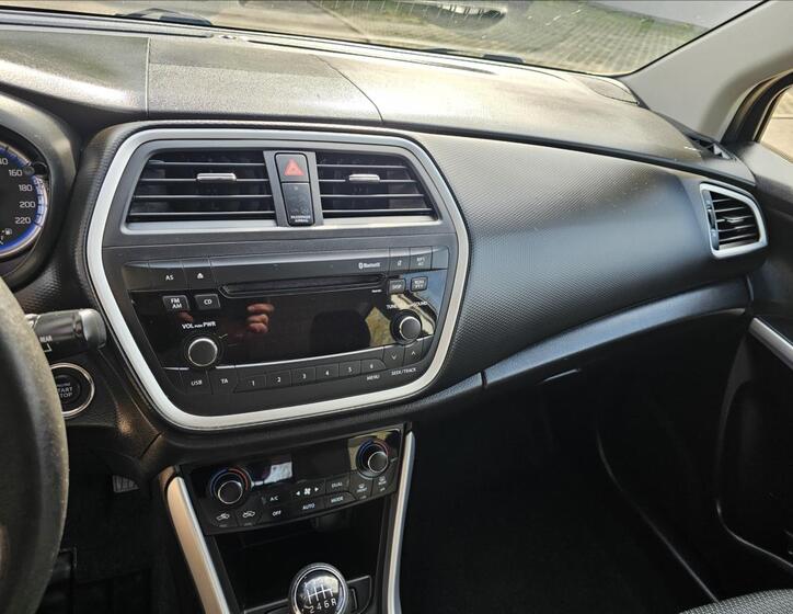 Suzuki SX4 S-Cross 13