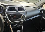 Suzuki SX4 S-Cross 13