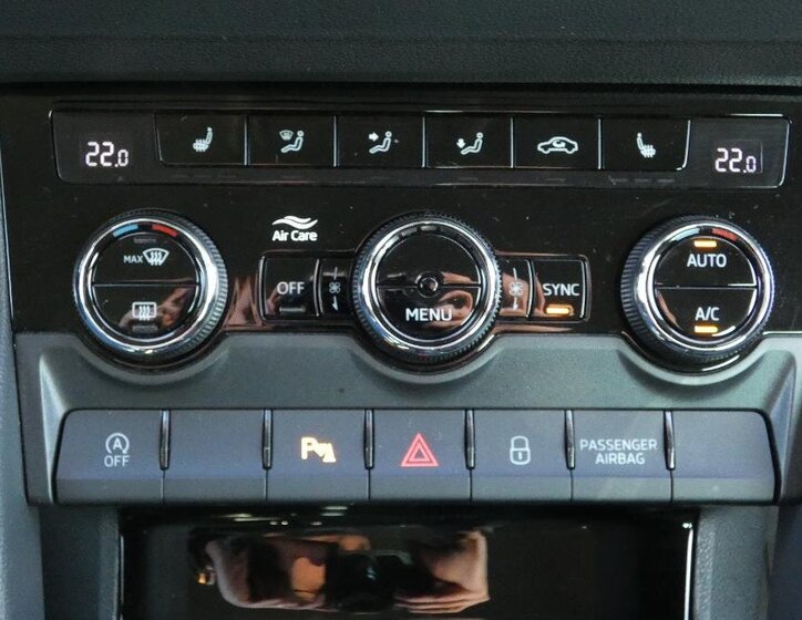 Škoda Karoq SUV / Terénní 1,5 l 110 kw