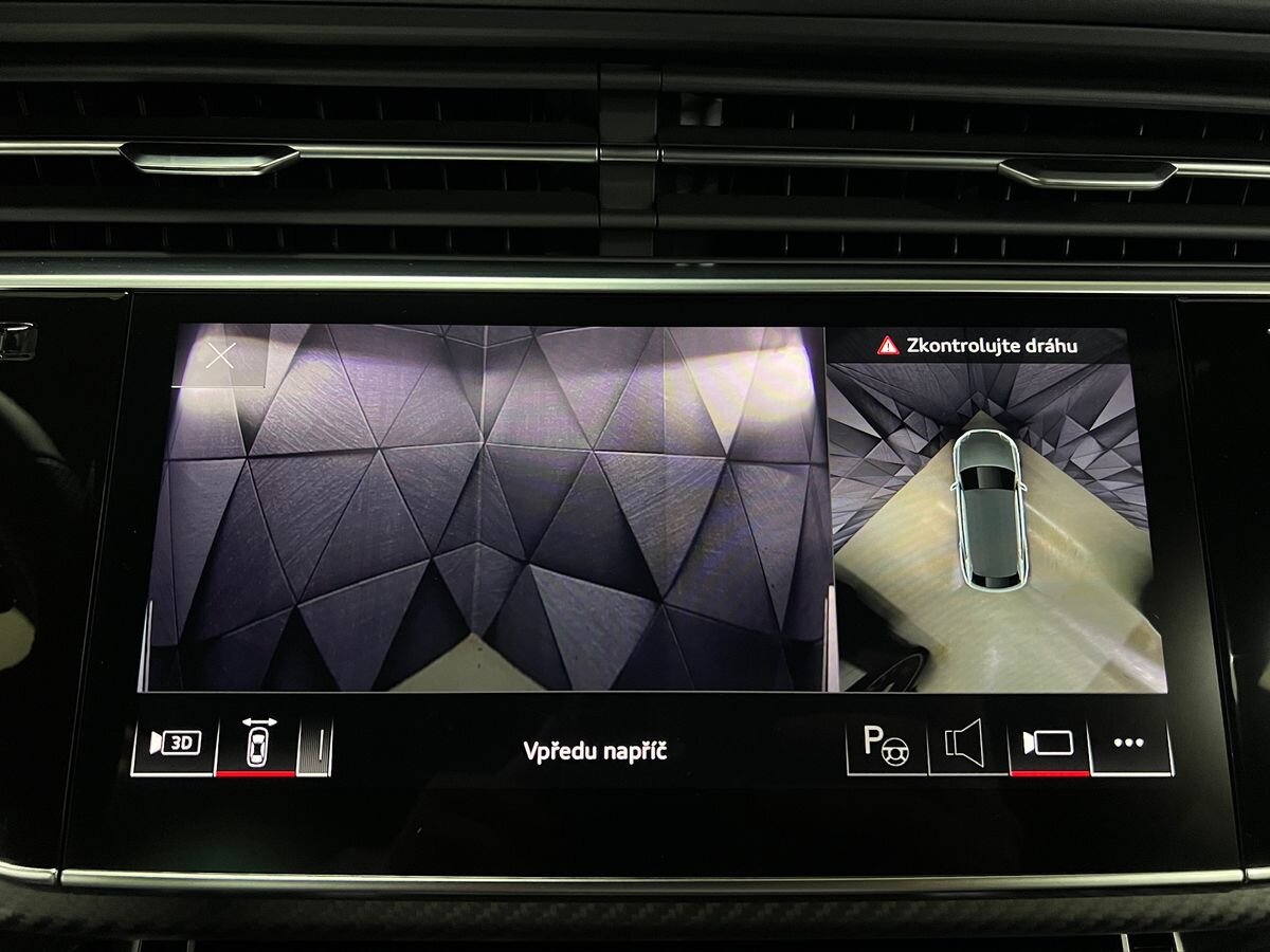 Audi Q8 SUV / Terénní 3,0 l 210 kw