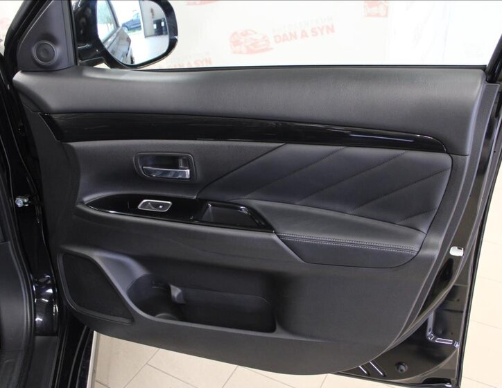 Mitsubishi Outlander SUV / Terénní 2,0 l 89 kw