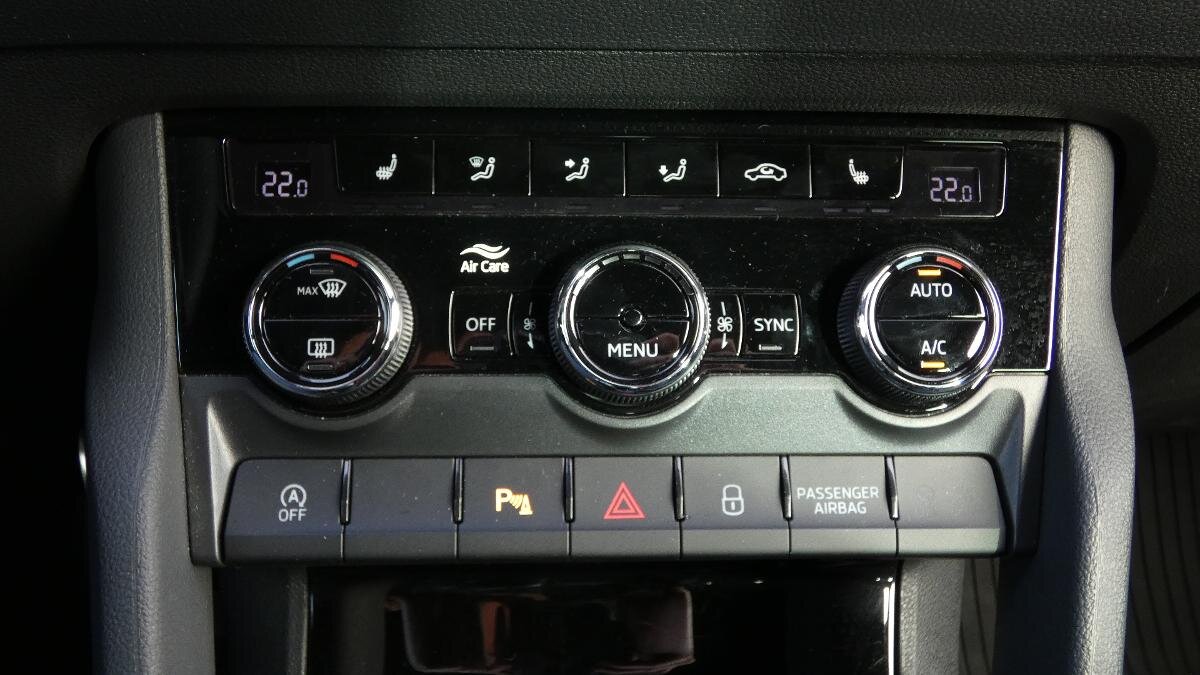 Škoda Karoq SUV / Terénní 1,5 l 110 kw