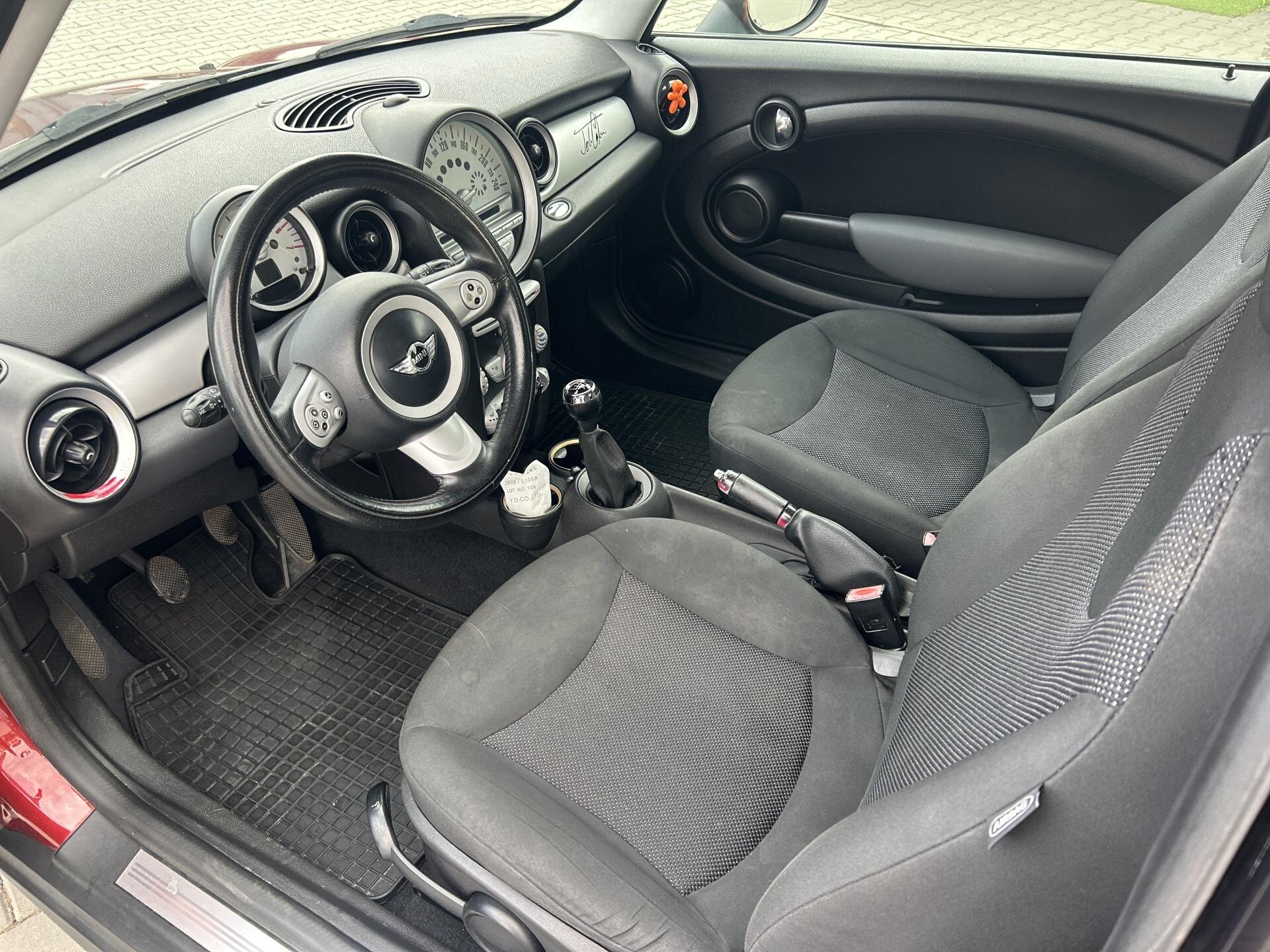 Mini Cooper Hatchback 1,6 l 80 kw