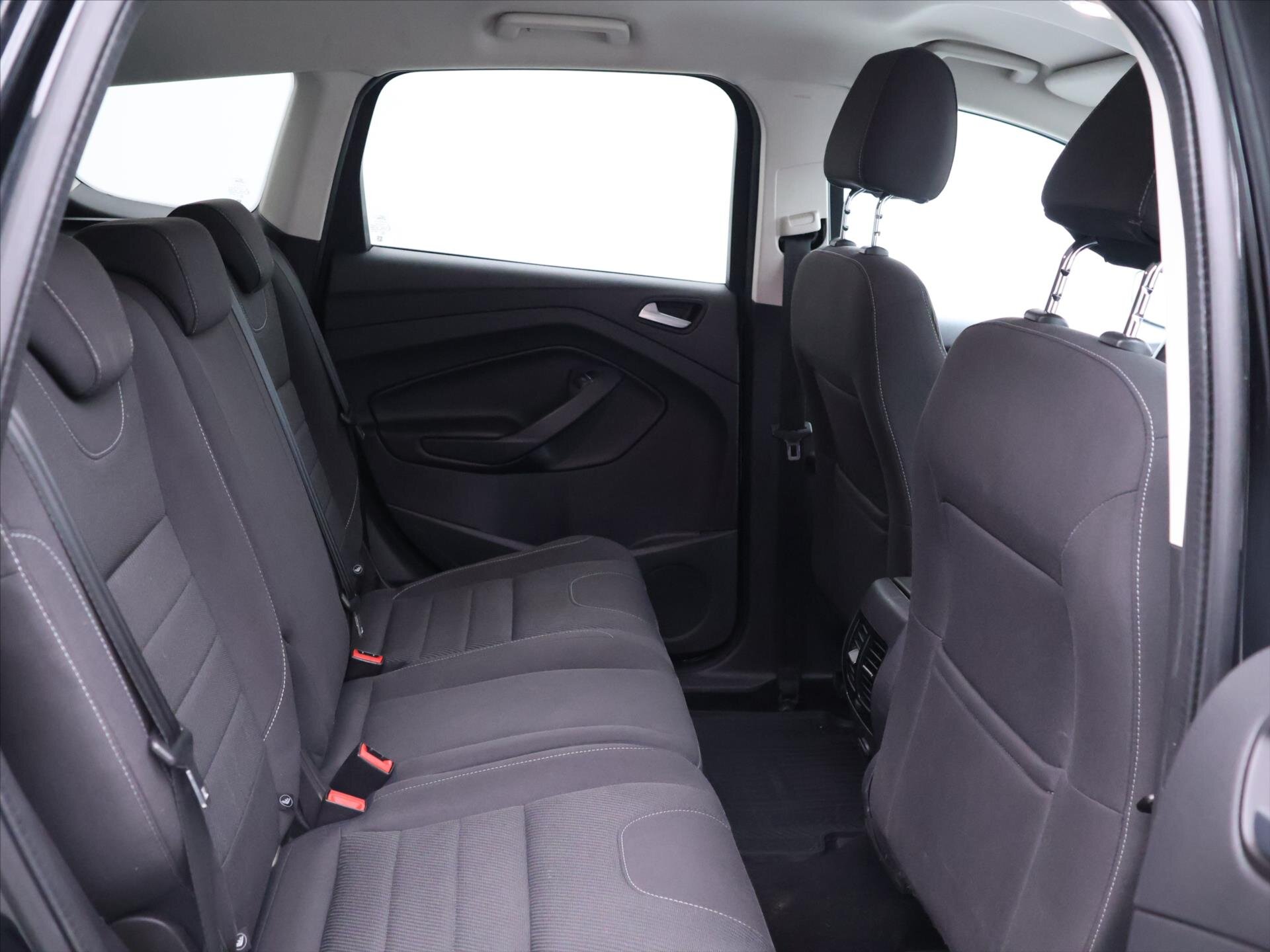 Ford Kuga SUV / Terénní 2,0 l 103 kw