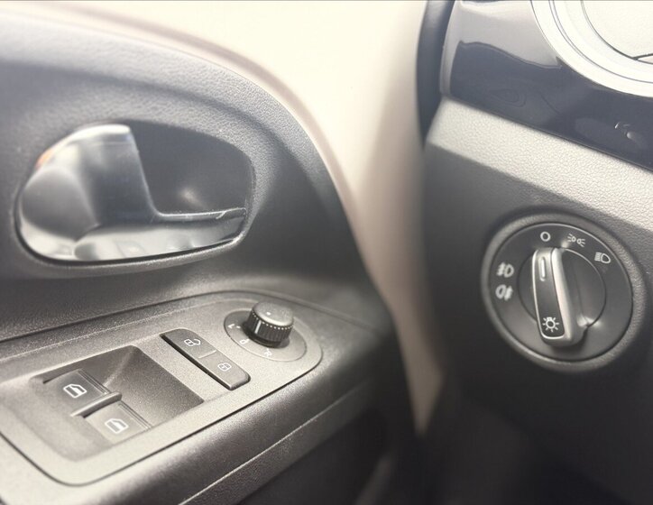 Volkswagen up! Hatchback 999,0 44 kw