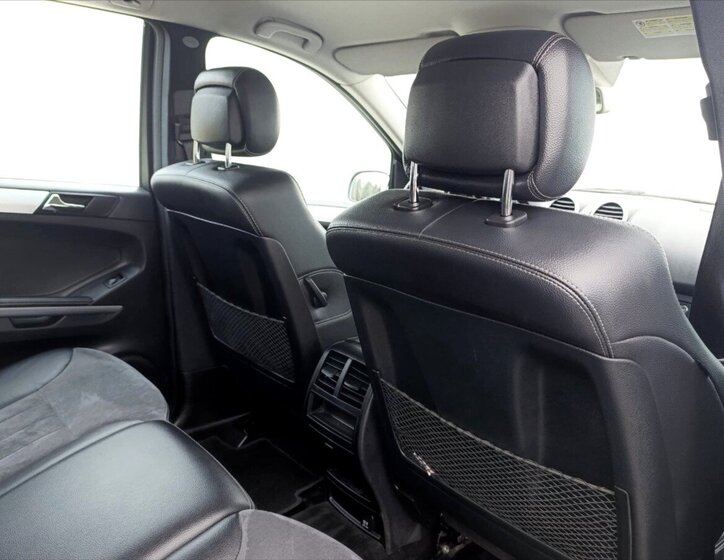 Mercedes-Benz Třídy M SUV 3,0 l 165 kw