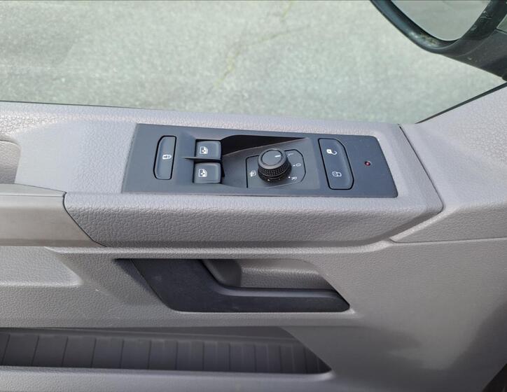 Volkswagen Caravelle 11