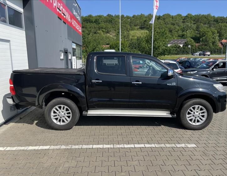 Toyota Hilux 5