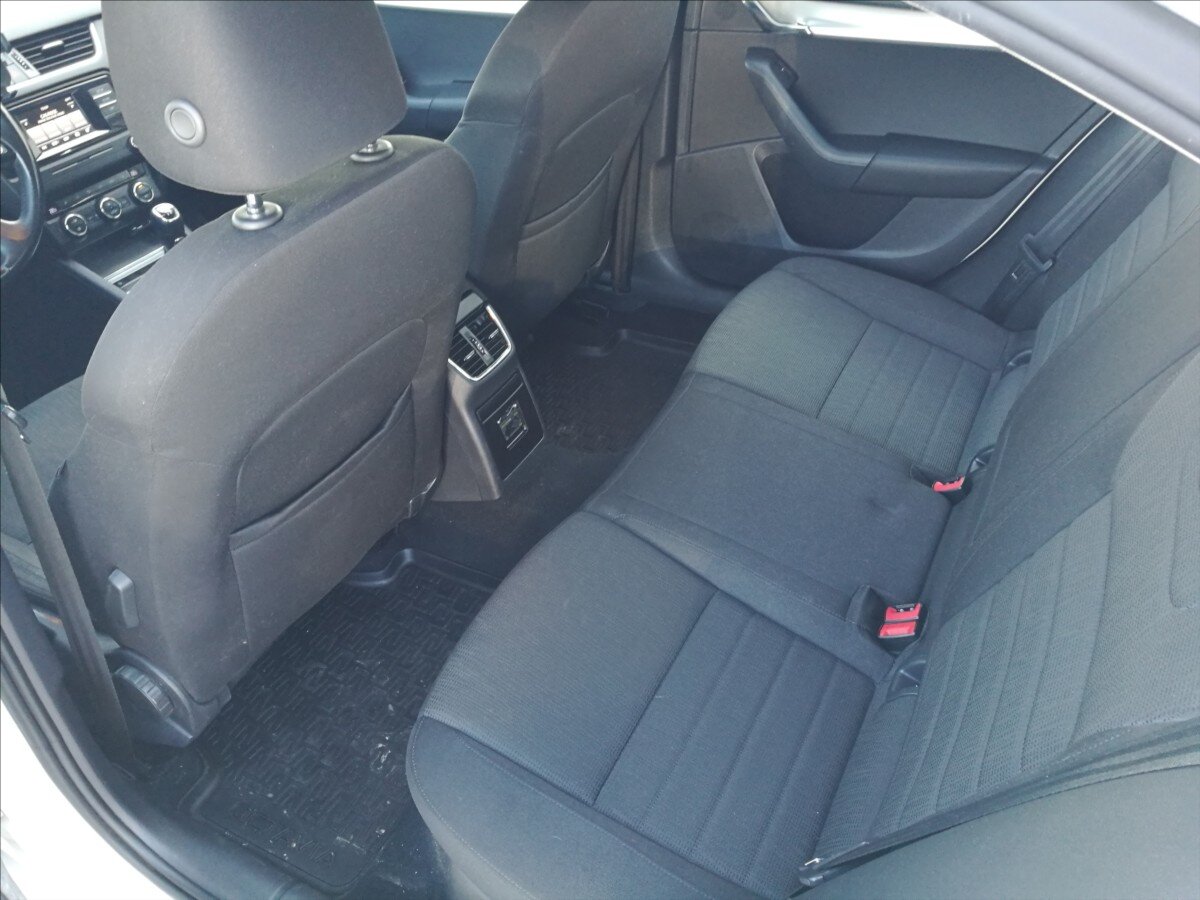 Škoda Octavia Sedan / Limuzína 1,6 l 77 kw