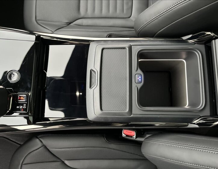 Land Rover Range Rover Sport SUV 4,4 l 467 kw