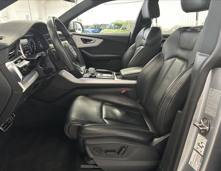 Audi SQ8 20