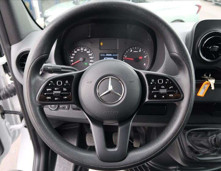 Mercedes-Benz Sprinter 16
