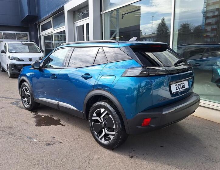 Peugeot 2008 4