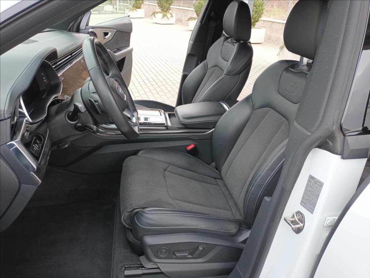 Audi SQ8 SUV / Terénní 4,0 l 320 kw