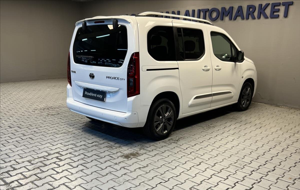 Toyota ProAce City Verso MPV 1,5 l 96 kw