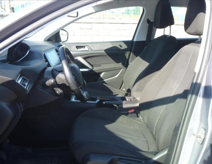 Peugeot 308 7