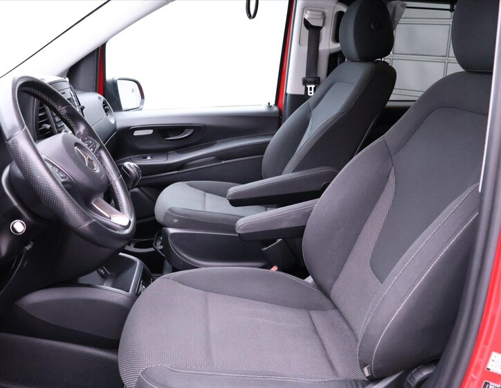 Mercedes-Benz Vito Kombi 2,1 l 100 kw