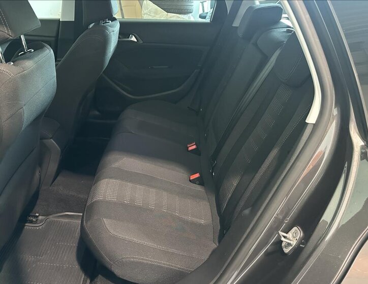 Peugeot 308 8