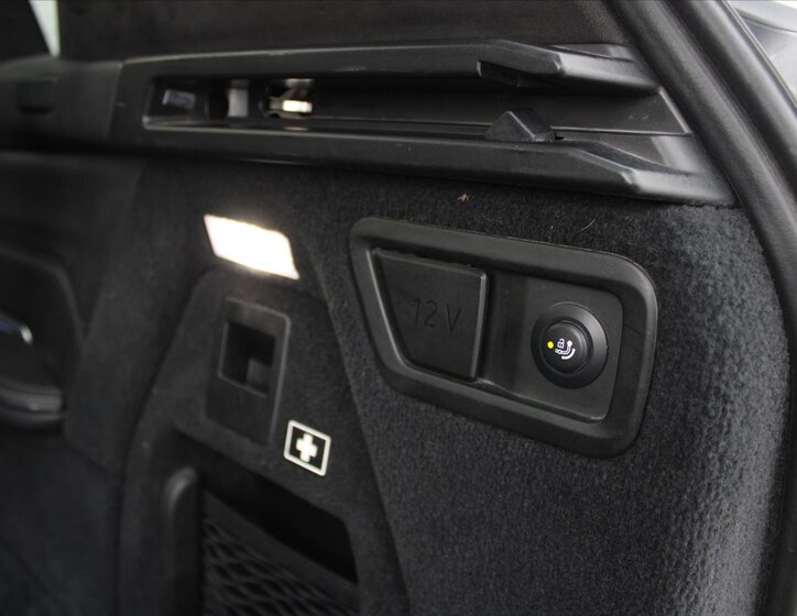 BMW X7 SUV 4,4 l 390 kw