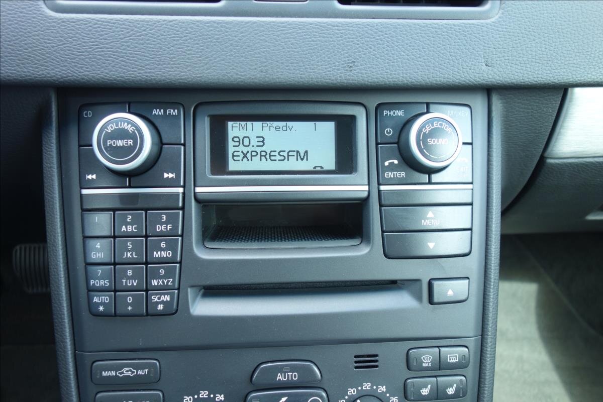 Volvo XC90 SUV 2,4 l 147 kw