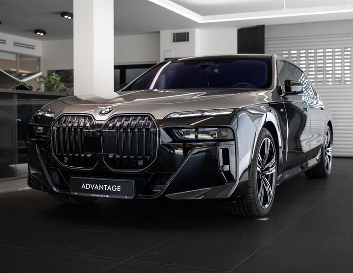 BMW Řada 7 Sedan / Limuzína 3,0 l 220 kw