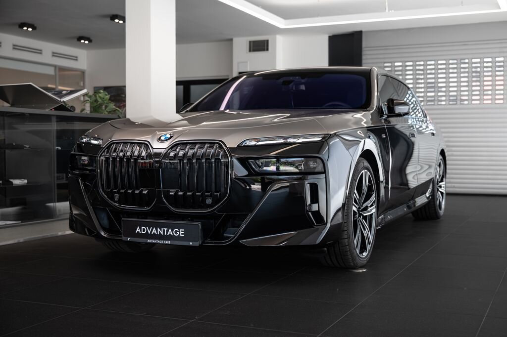 BMW Řada 7 Sedan / Limuzína 3,0 l 220 kw