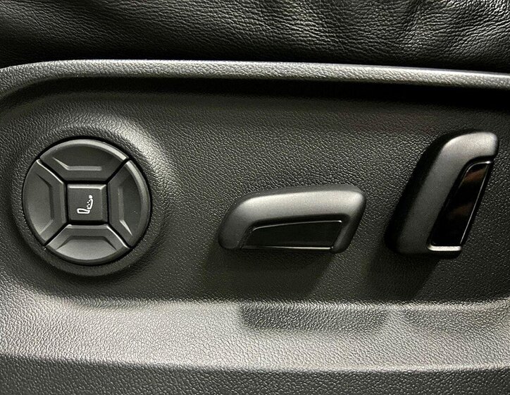 Volkswagen Touareg SUV / Terénní 3,0 l 210 kw