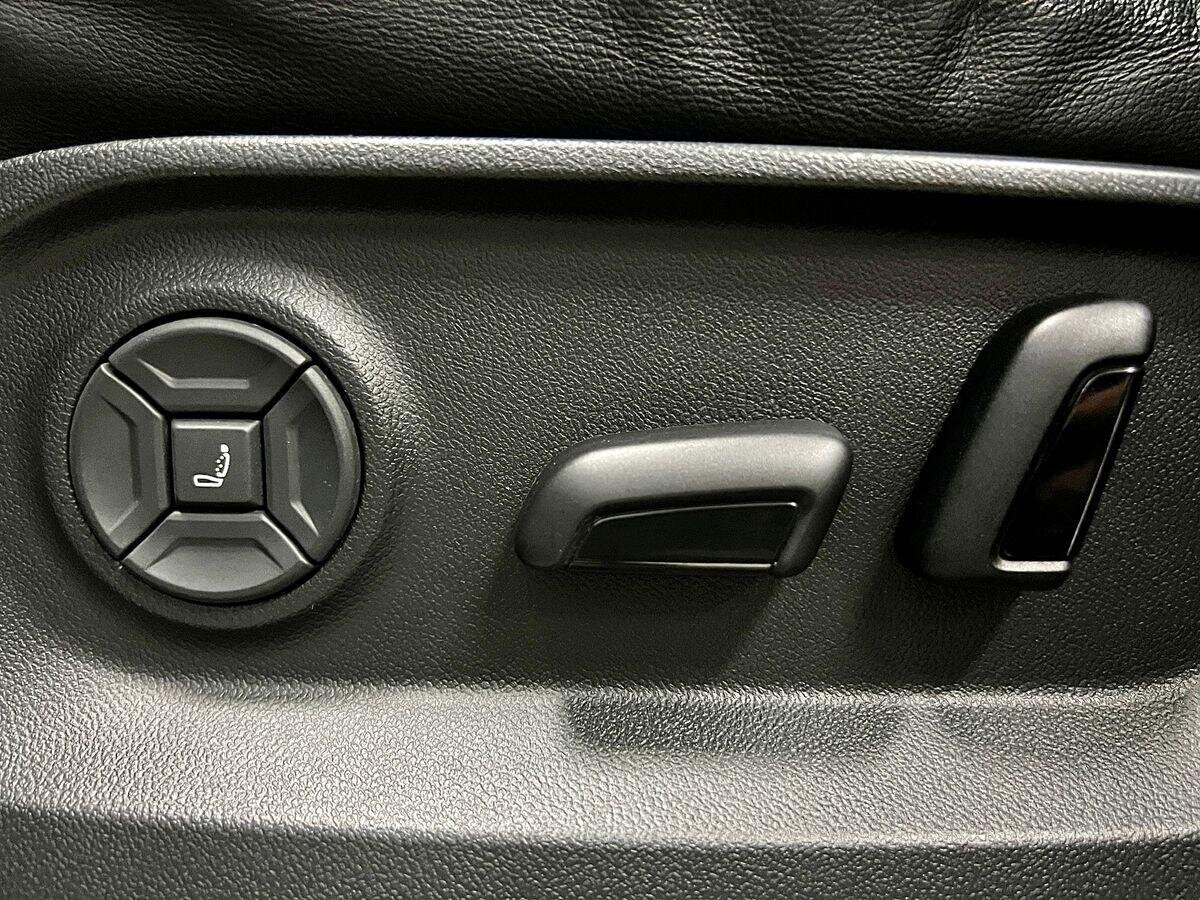 Volkswagen Touareg SUV / Terénní 3,0 l 210 kw