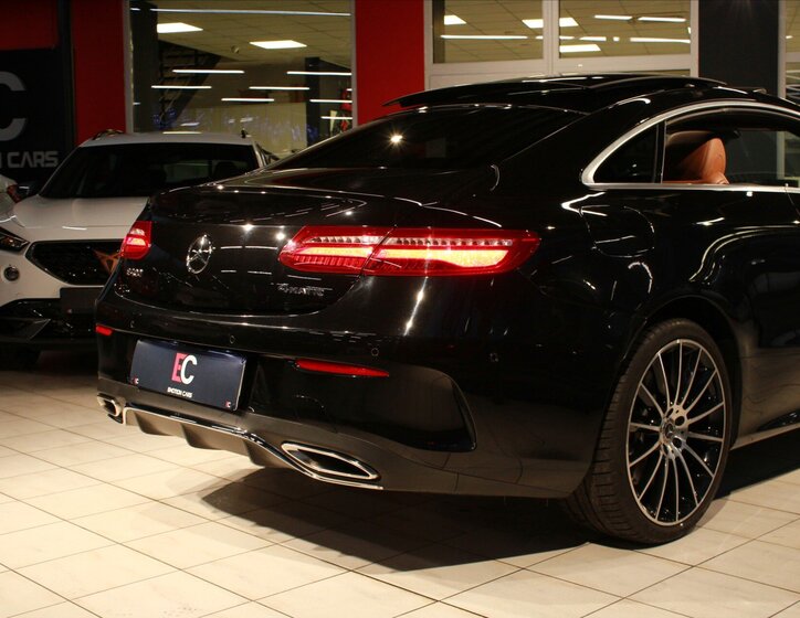 Mercedes-Benz Třídy E 9