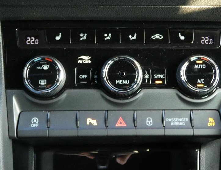 Škoda Karoq SUV / Terénní 1,5 l 110 kw