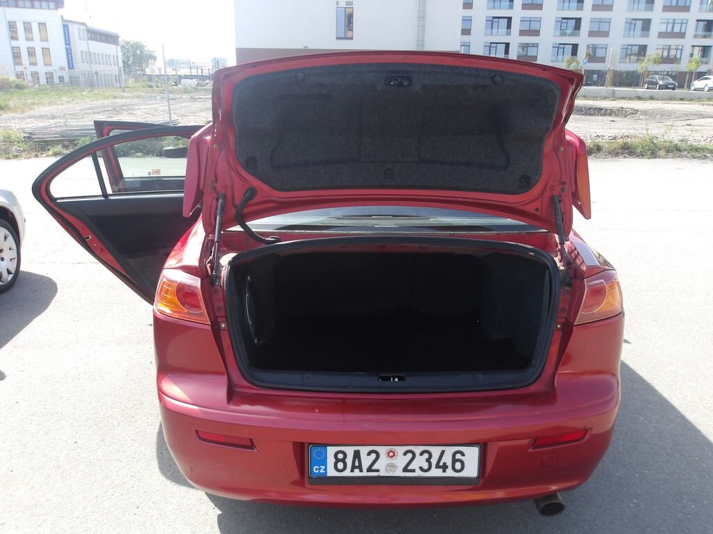 Mitsubishi Lancer Sedan / Limuzína 2,0 l 103 kw