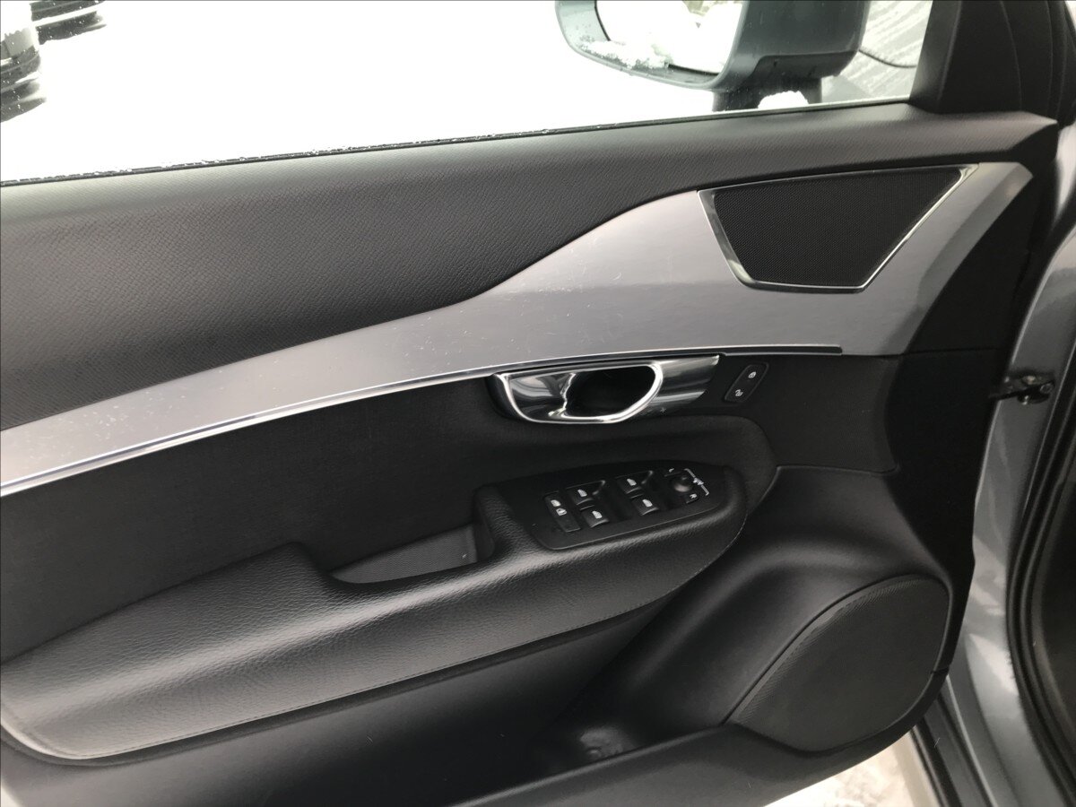 Volvo XC90 SUV 2,0 l 173 kw