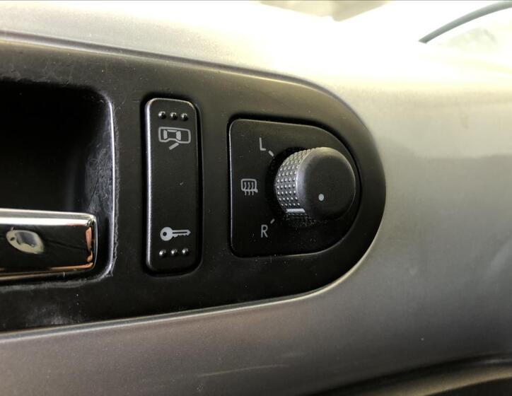 Volkswagen New Beetle 22