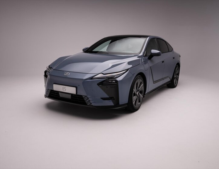 Lexus ES 300h Sedan / Limuzína 2,5 l 148 kw