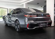 BMW i7 4