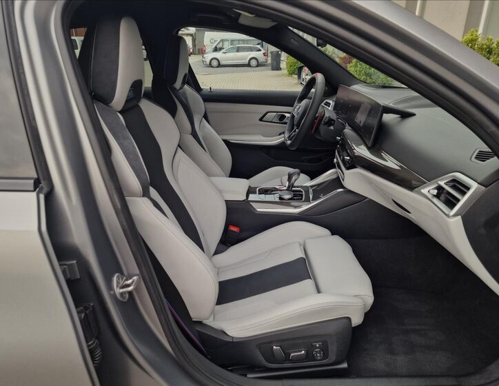 BMW M3 Sedan / Limuzína 3,0 l 390 kw