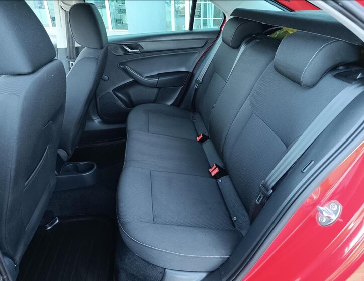 Škoda Rapid Liftback 1,2 l 63 kw