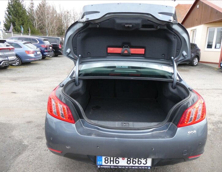 Peugeot 508 Sedan / Limuzína 1,6 l 115 kw