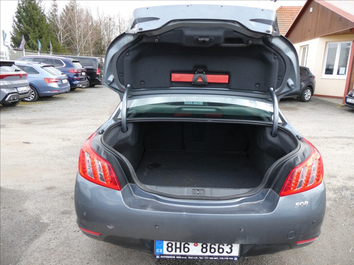 Peugeot 508 Sedan / Limuzína 1,6 l 115 kw
