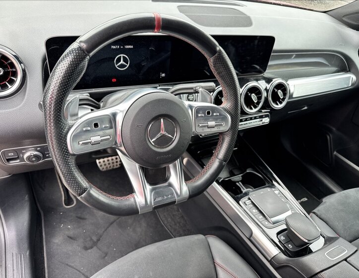 Mercedes-Benz GLB SUV / Terénní 2,0 l 225 kw
