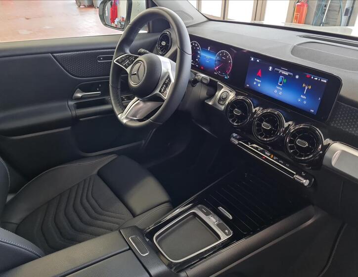 Mercedes-Benz GLB 18